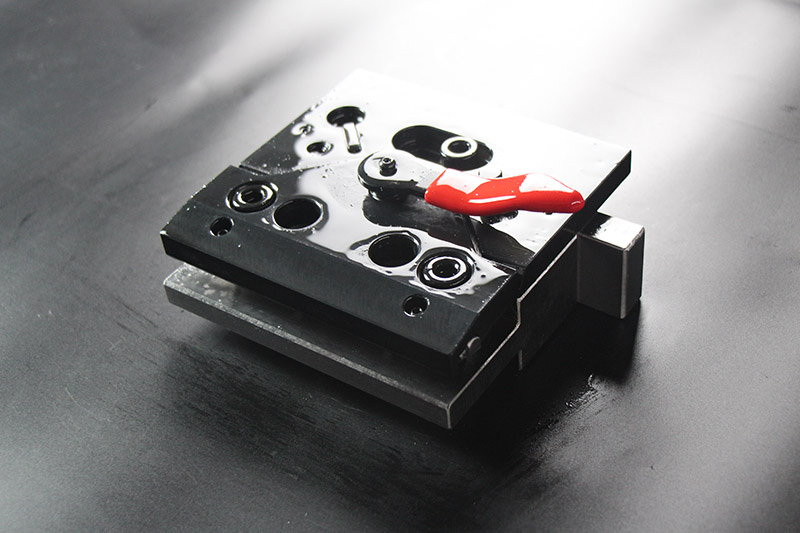 折彎機模具夾板