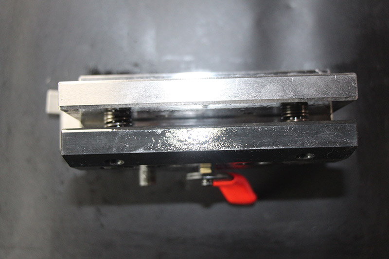 折彎機(jī)模具夾板