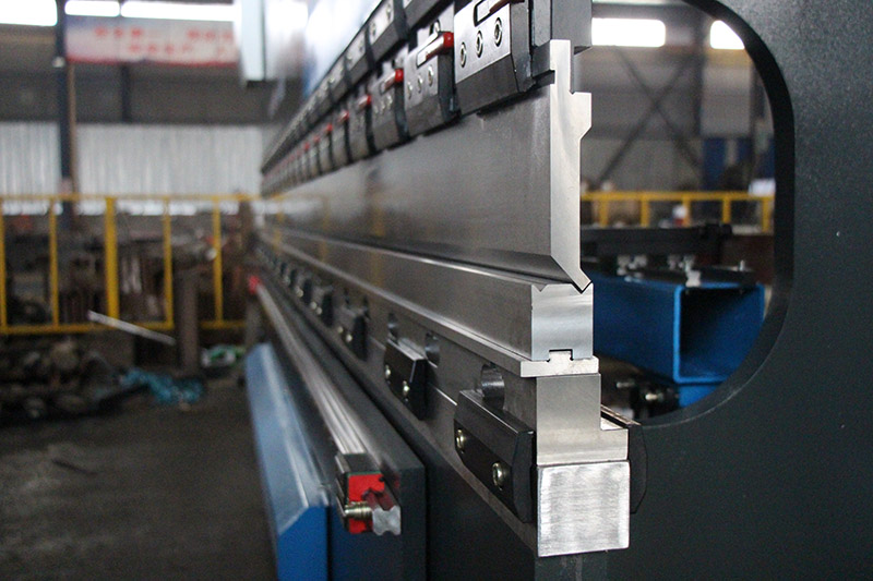 折彎機(jī)模具夾板