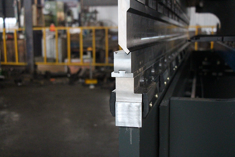 折彎機(jī)模具夾板