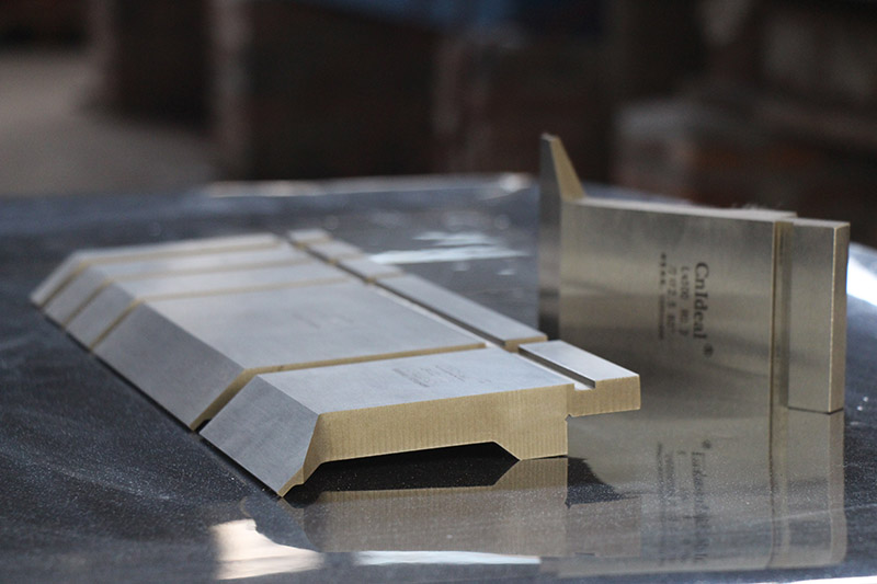 數(shù)控折彎機上模具