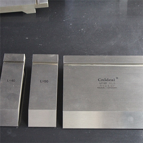 數(shù)控折彎機(jī)上模具