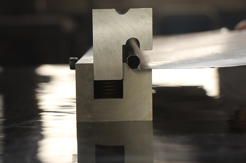 折彎?rùn)C(jī)鉸鏈模