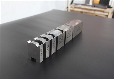 佛山某不銹鋼制品廠購(gòu)買折彎?rùn)C(jī)模具